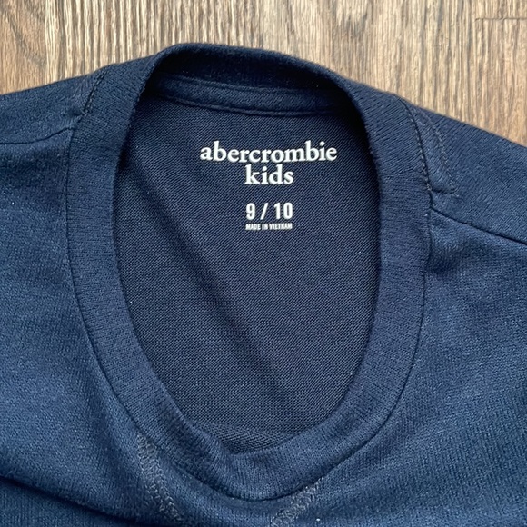 Abercrombie Kids boys lot of 2 long sleeve tee and joggers size 9-10 EUC - Picture 3 of 5